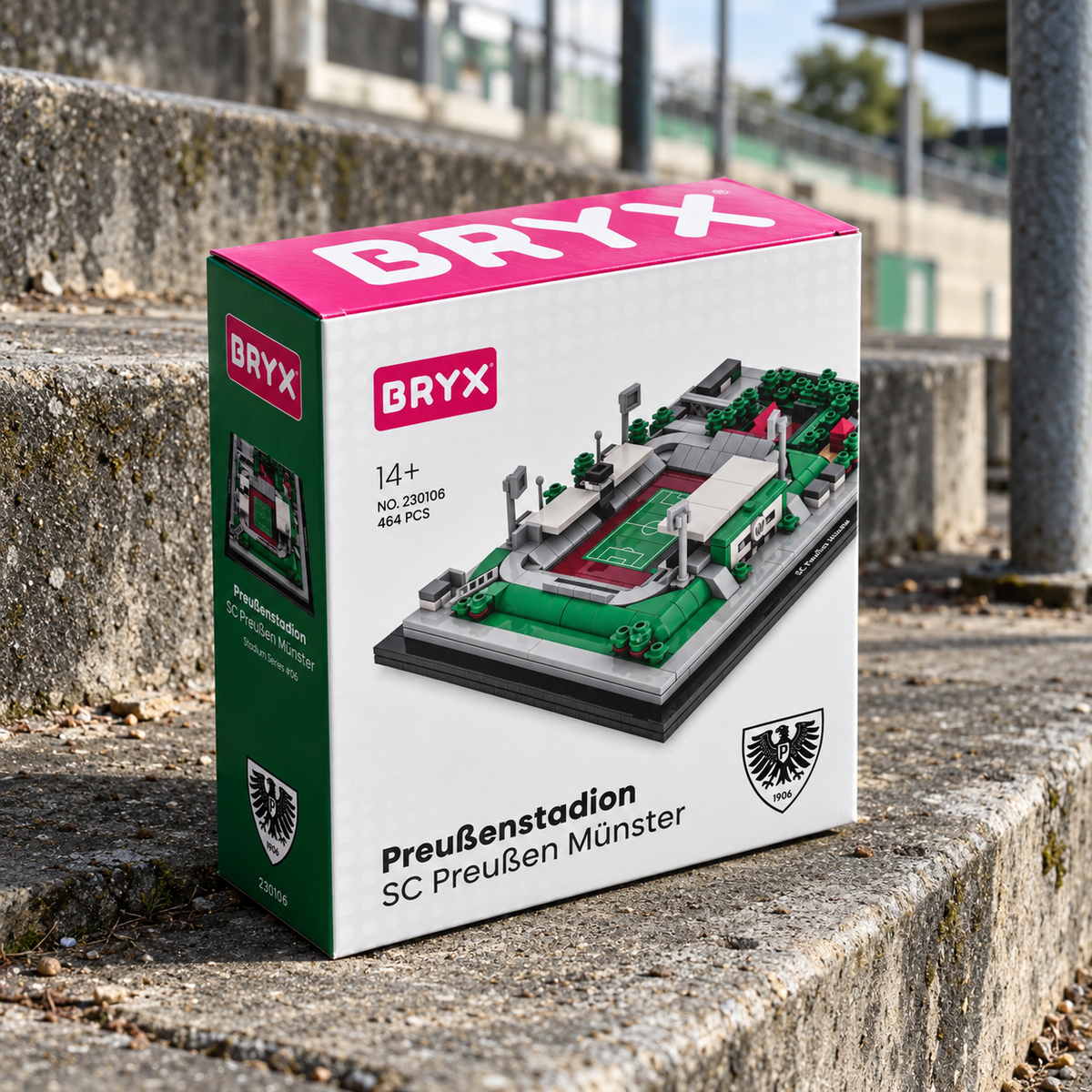 BRYX Klemmbaustein-Set Preußenstadion auf den Stufen im Stadion